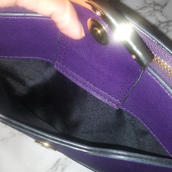 Calvin Klein purple crossbody - Picture 5 of 8